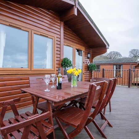 Chalet Loch Leven Lodge 12 By Interhome Kinross Exterior photo