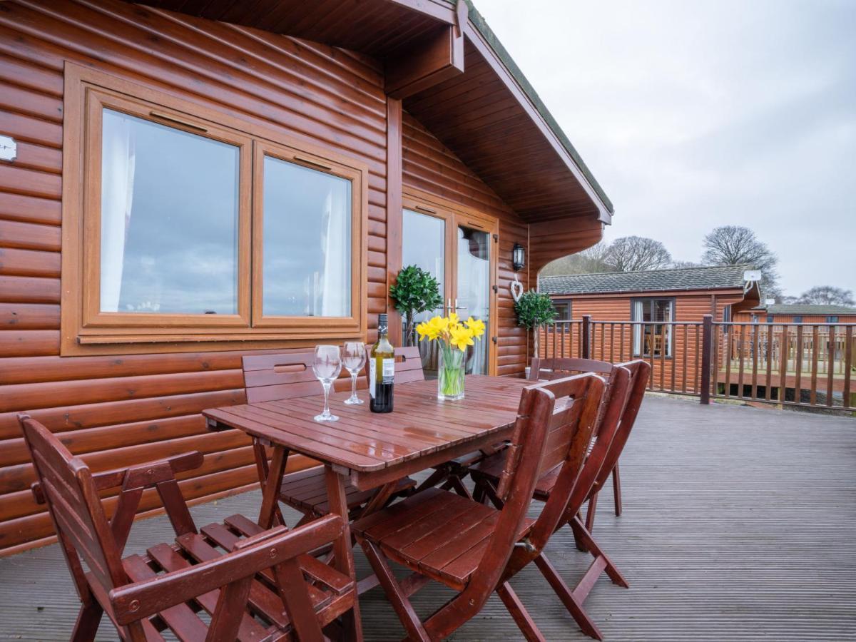 Chalet Loch Leven Lodge 12 By Interhome Kinross Exterior photo